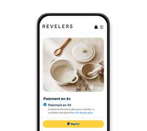 Mosaïque de produits variés autour d'un écran de téléphone affichant les options de paiement PayPal, incluant le paiement différé.